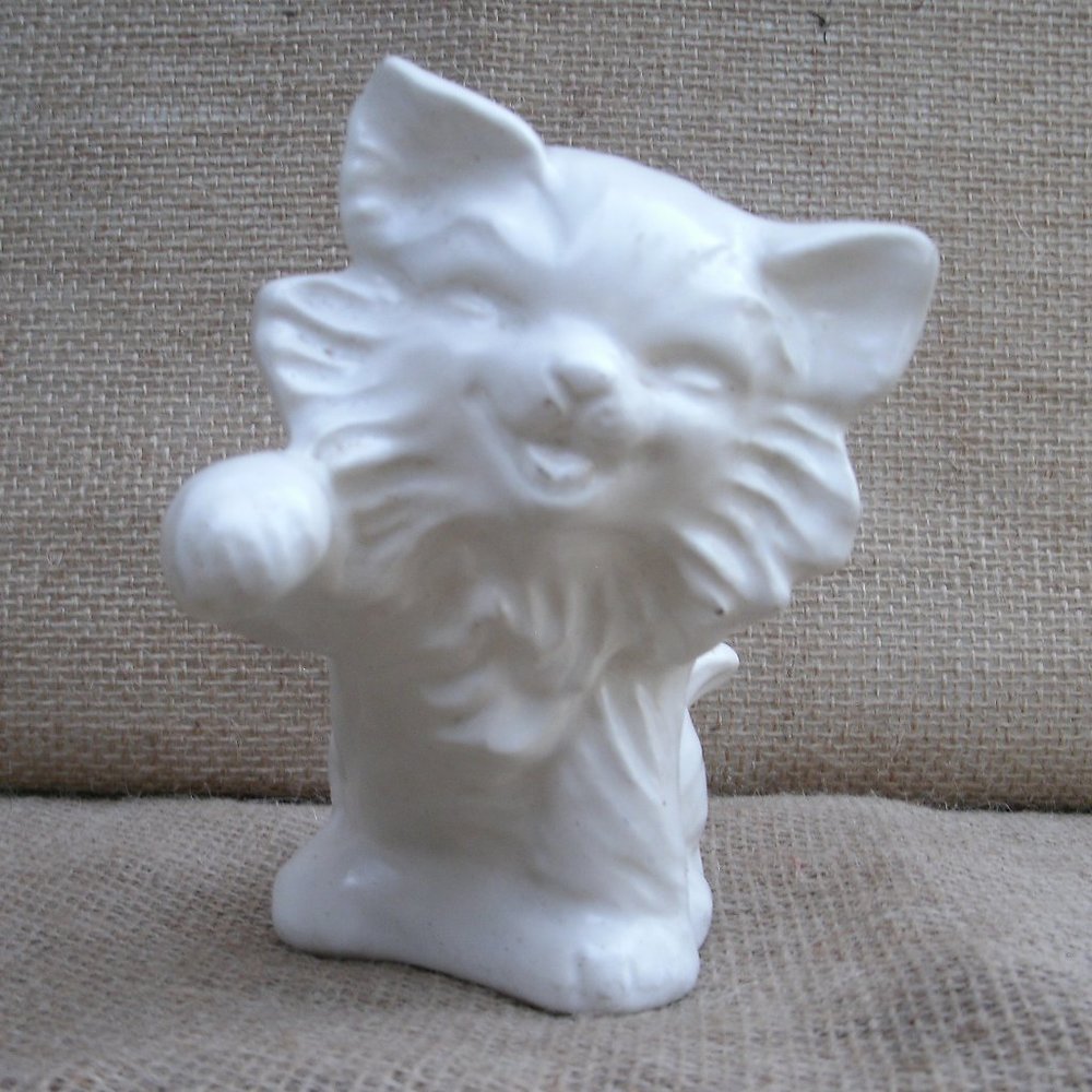 Vintage Morton Pottery White Cat Kitten Figurine